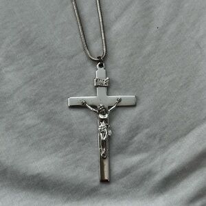 Elegant Silver Crucifix Necklace